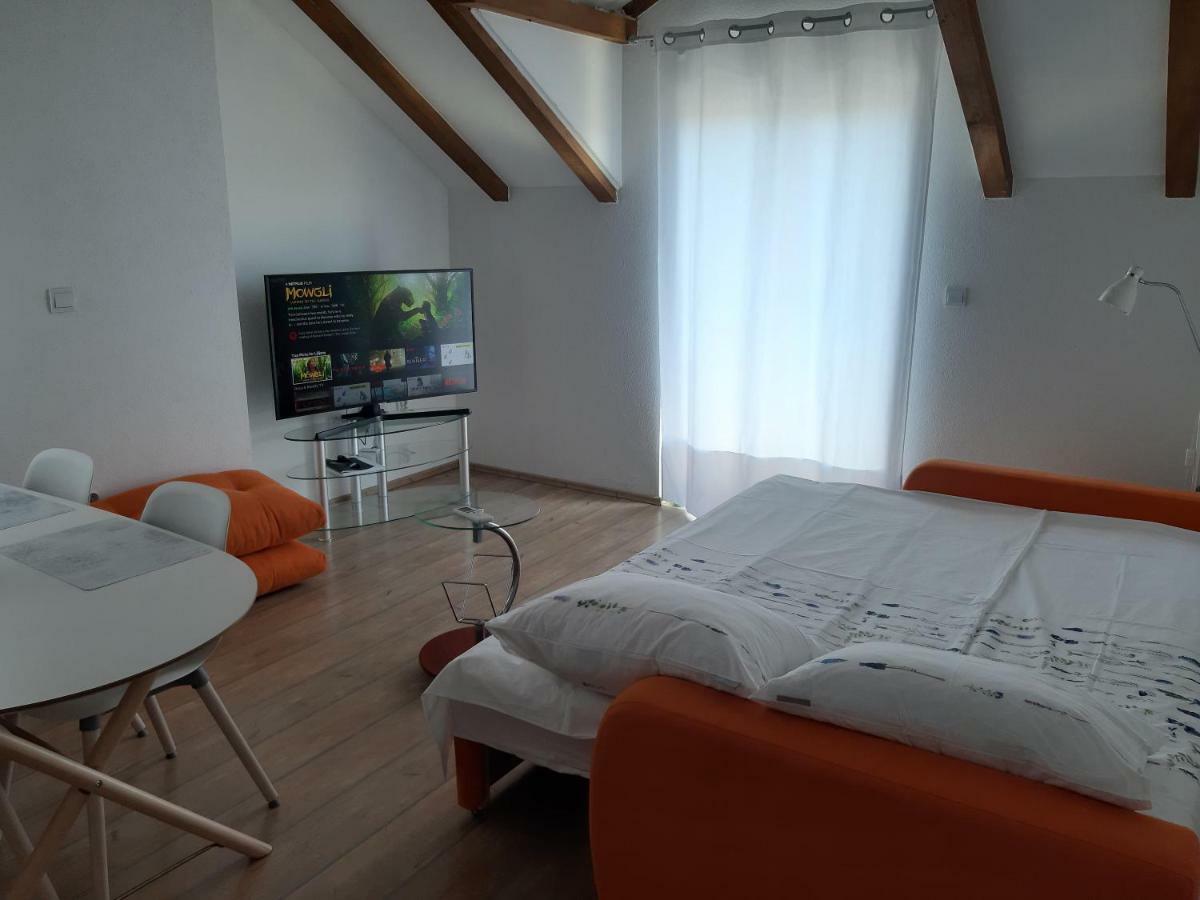 Apartment Liliana With Wonderful Sea View Near The Beaches *